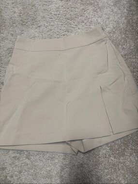 3 for $20 Love Tree Beige Women’s Tailored Skort - Classic Neutral Style Size M